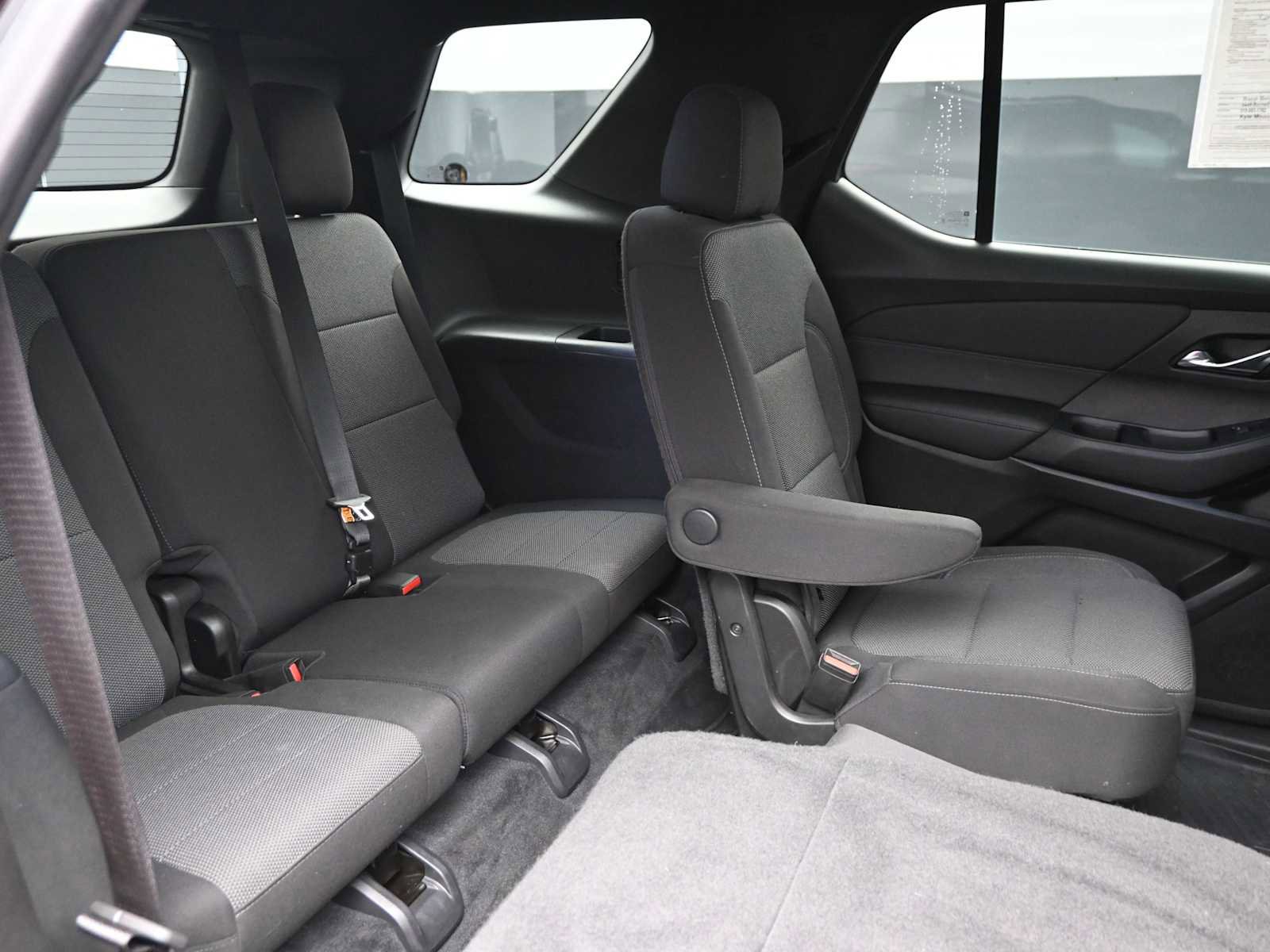 Used 2022 Chevrolet Traverse LT w/ Midnight/Sport Edition image 35