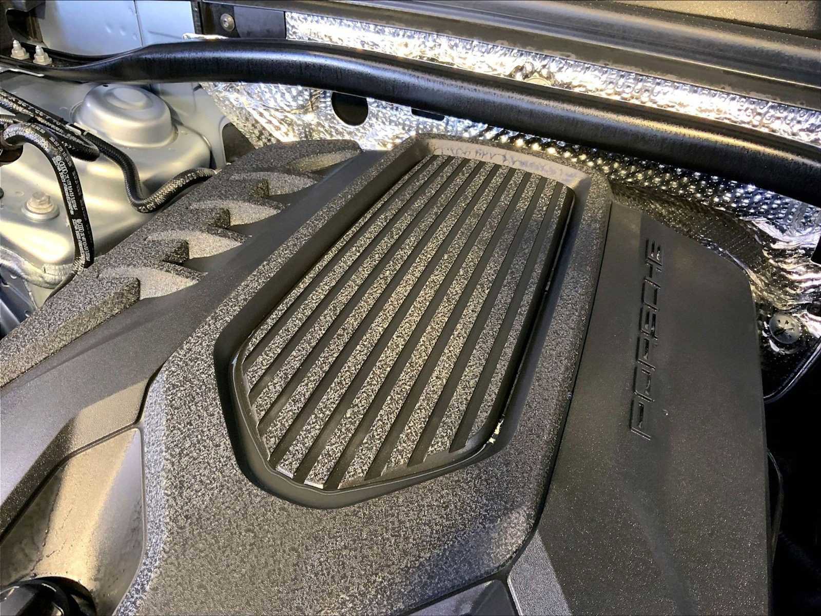 Certified 2026 Porsche Macan AWD/4WD image 33