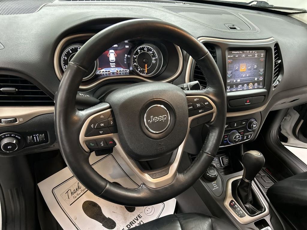 Used 2016 Jeep Cherokee Limited AWD/4WD image 4