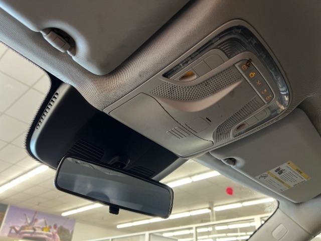 Used 2019 Mercedes-Benz Metris Passenger image 23