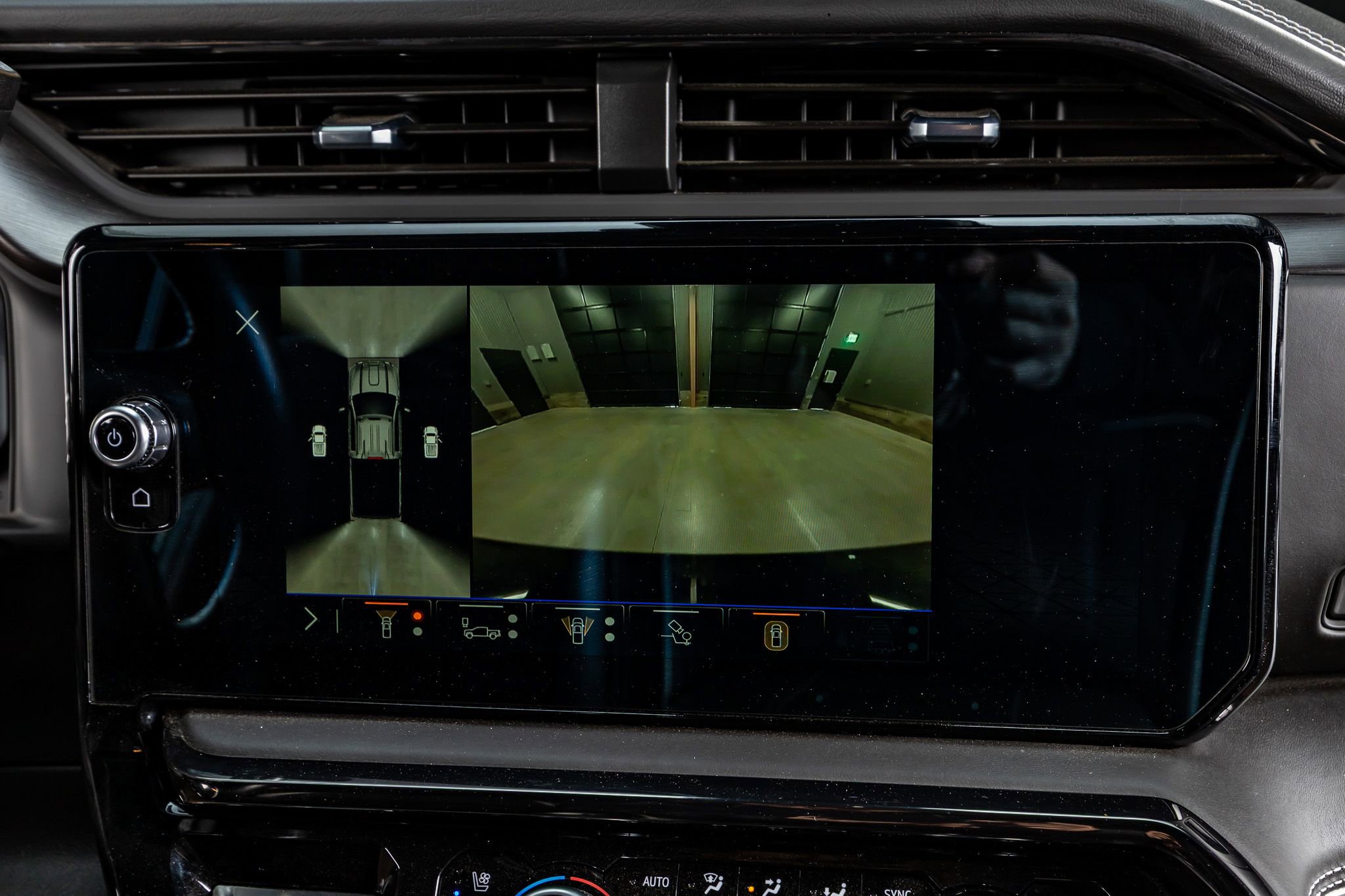 Used 2024 GMC Sierra 2500 AT4X image 26