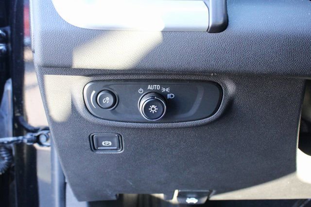 Used 2023 GMC Terrain SLE w/ Driver Convenience Package image 15
