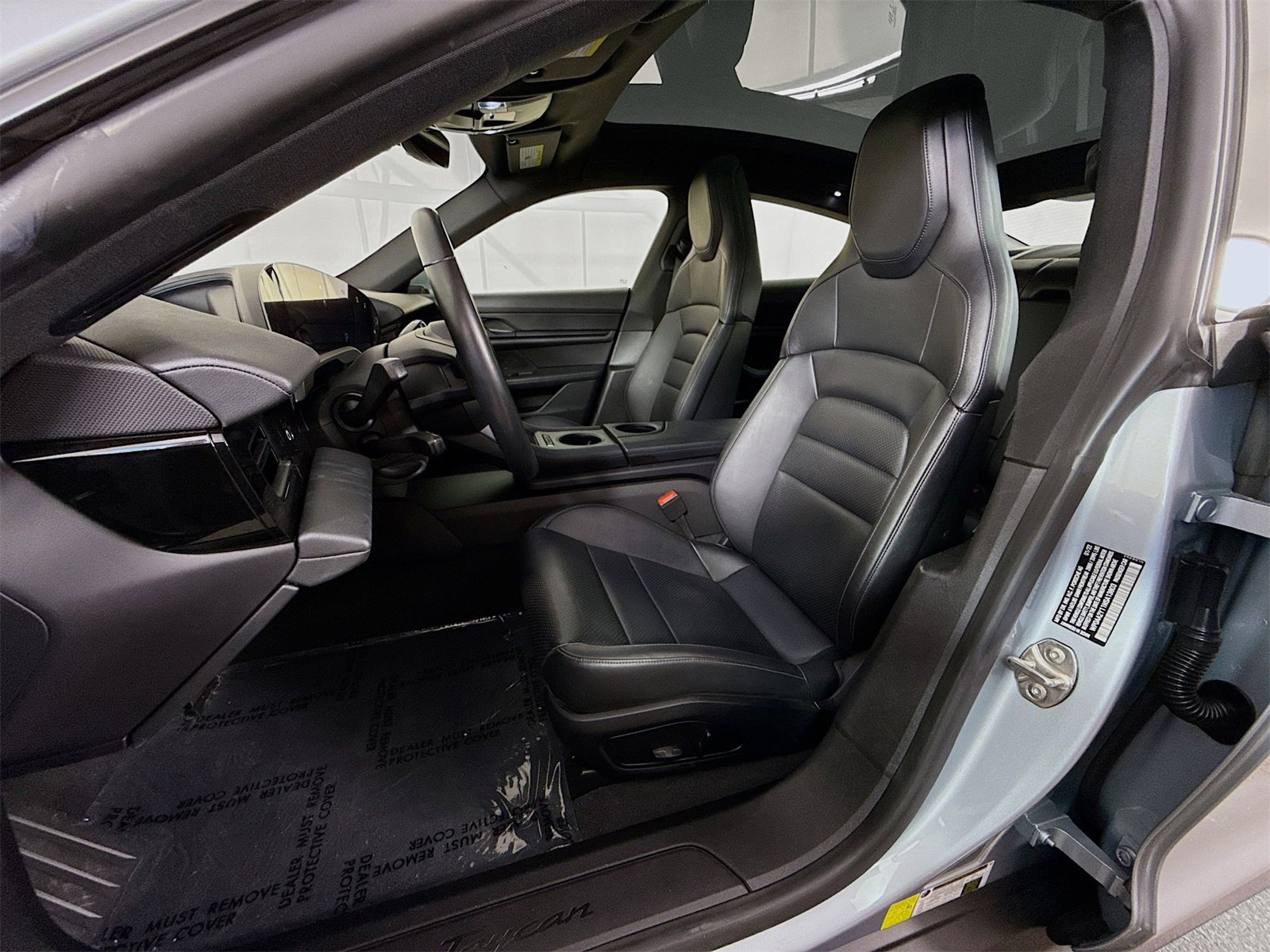 Certified 2022 Porsche Taycan image 5