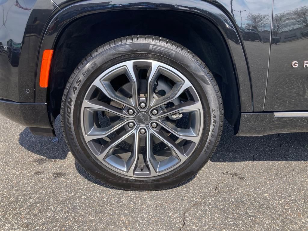 New 2024 Jeep Grand Wagoneer L Series III w/ Rear Seat Video Group 1 image 16