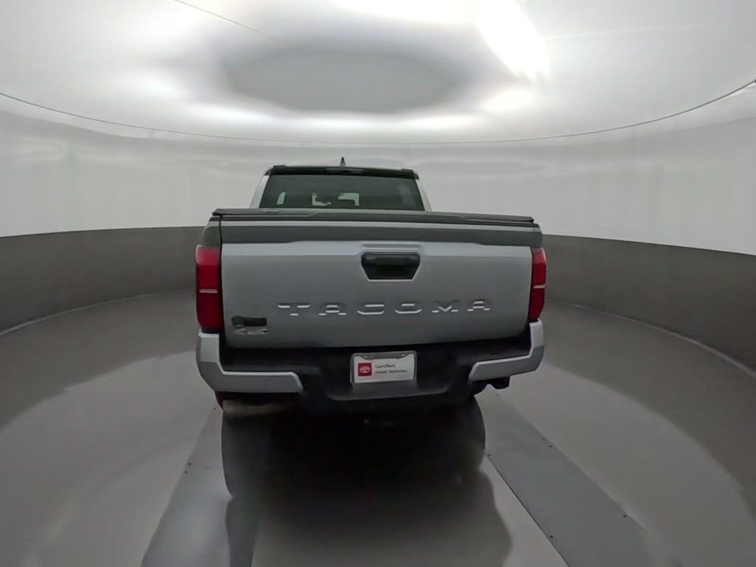 Certified 2025 Toyota Tacoma SR5 AWD/4WD image 8
