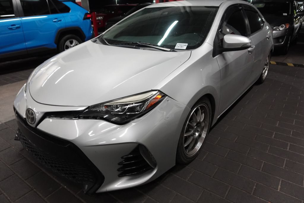 Used 2017 Toyota Corolla SE FWD image 2