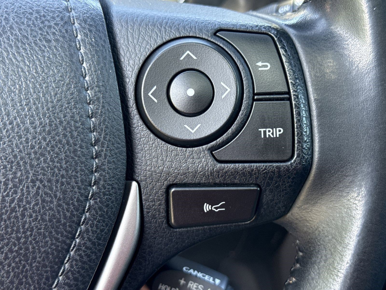 Used 2018 Toyota RAV4 SE w/ Power Extra Value Package image 11