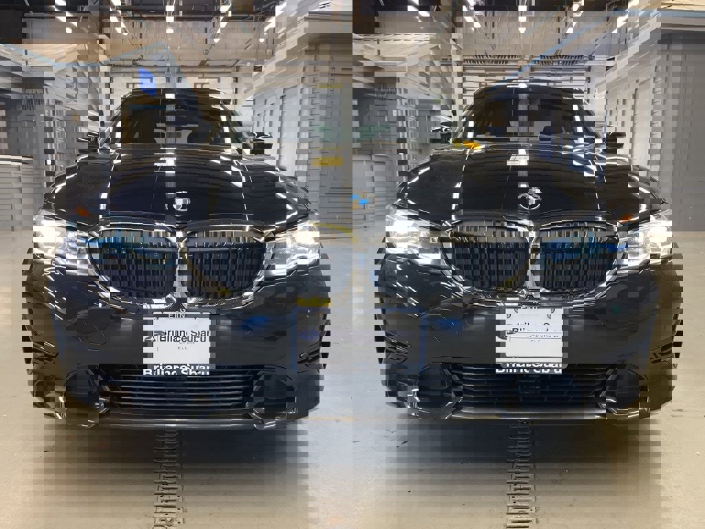 Used 2020 BMW 330i xDrive Sedan w/ Premium Package image 2