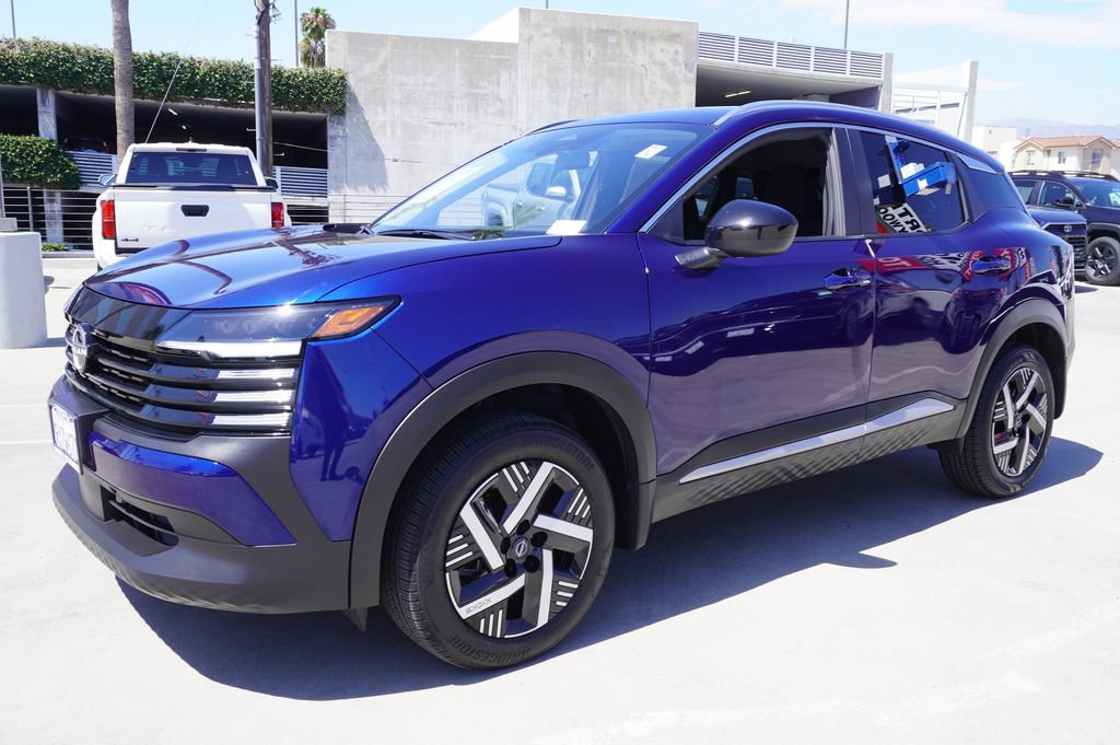 Used 2026 Nissan Kicks SV FWD image 4
