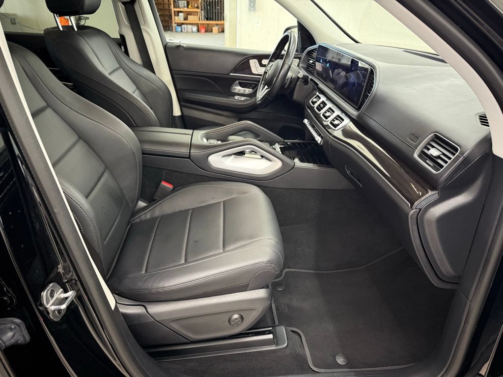 Used 2023 Mercedes-Benz GLS 450 4MATIC image 7