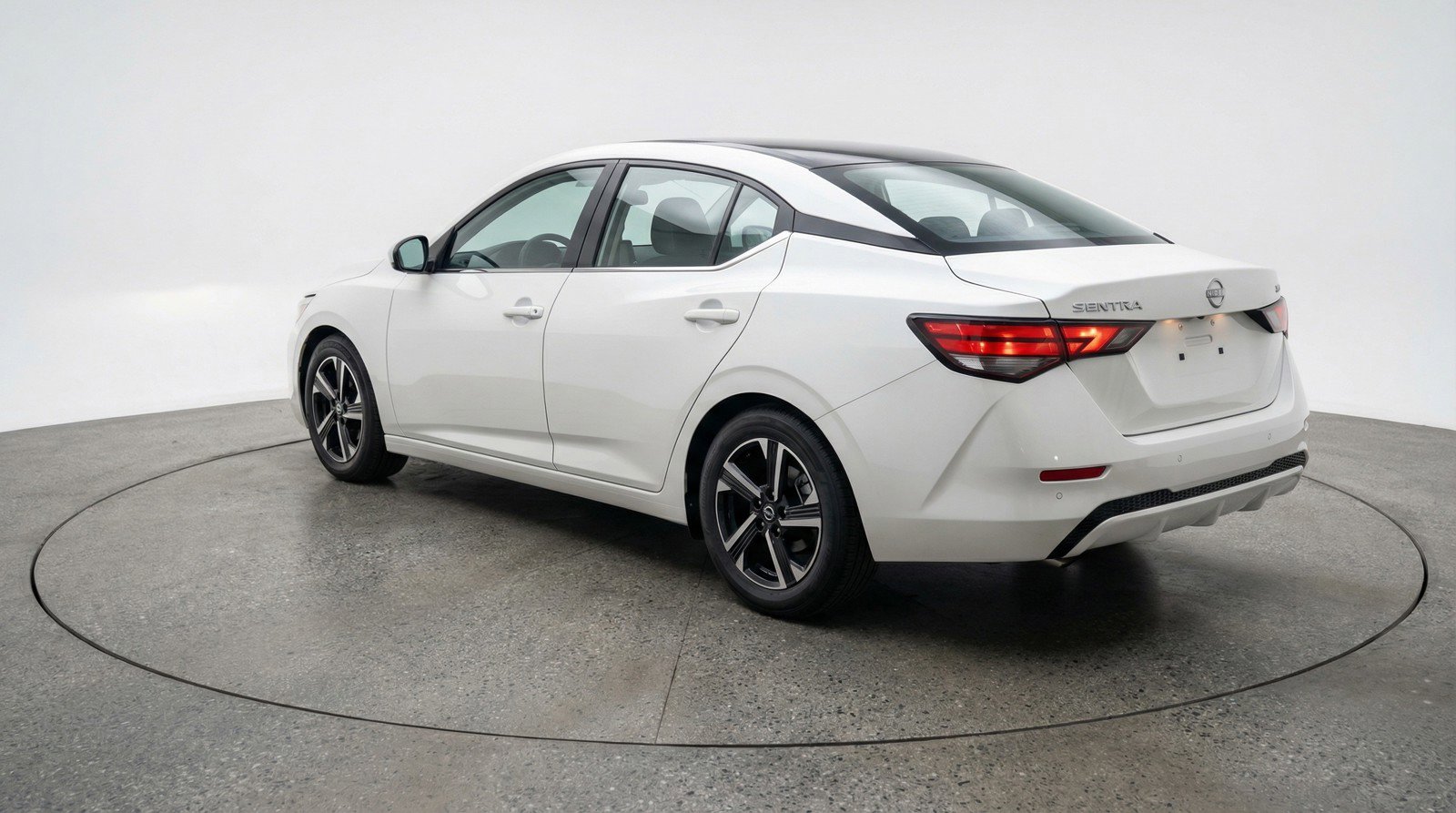 Used 2025 Nissan Sentra SV image 6