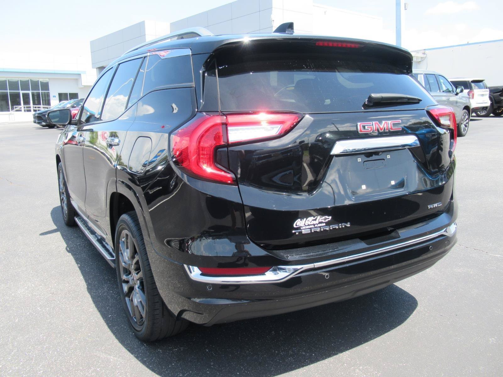 Certified 2024 GMC Terrain Denali w/ Black Diamond Edition AWD/4WD image 7