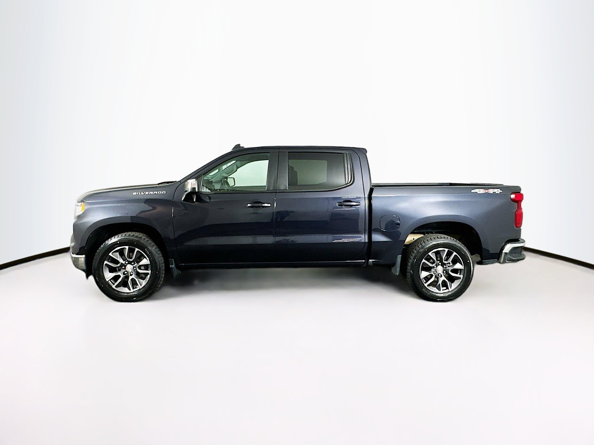 Used 2022 Chevrolet Silverado 1500 LT image 4
