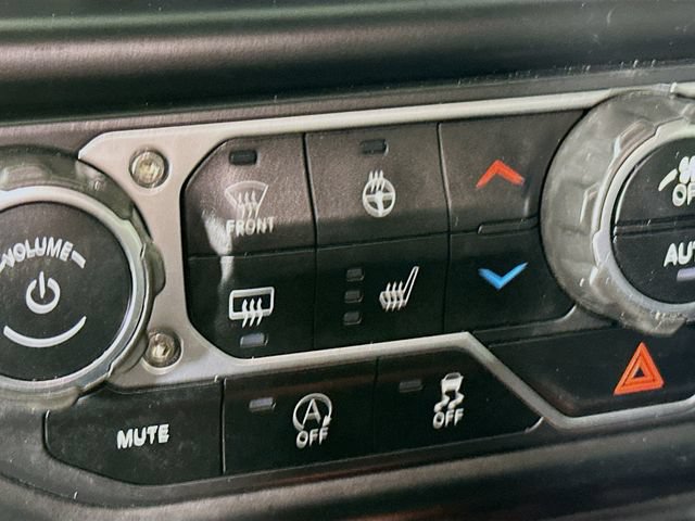 Used 2022 Jeep Gladiator Mojave w/ LED Lighting Group AWD/4WD image 27