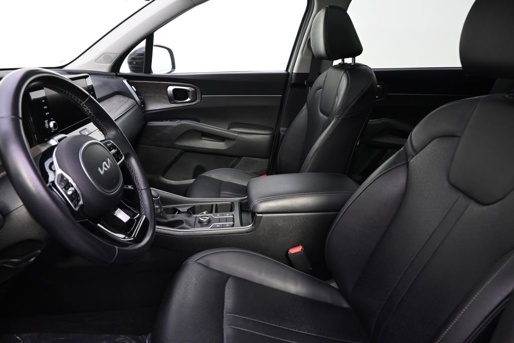 Used 2023 Kia Sorento S w/ Panoramic Sunroof Package AWD/4WD image 13