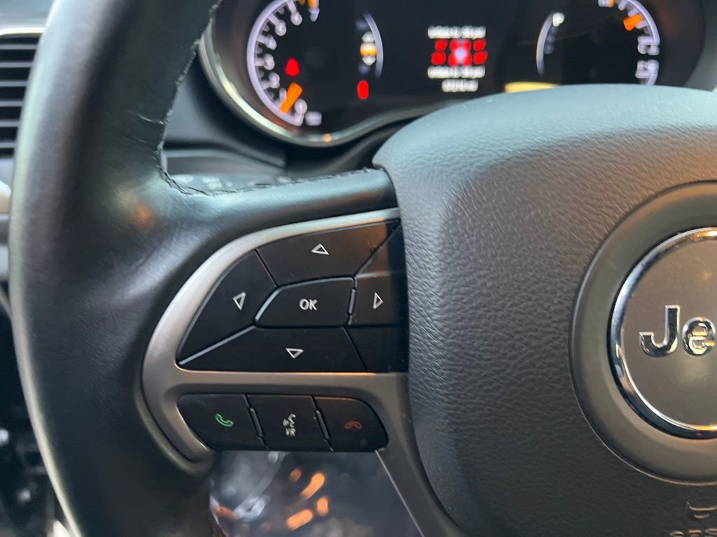 Used 2022 Jeep Grand Cherokee Laredo E image 18