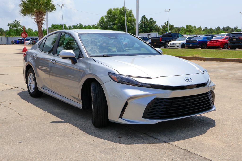 Used 2026 Toyota Camry LE FWD image 25