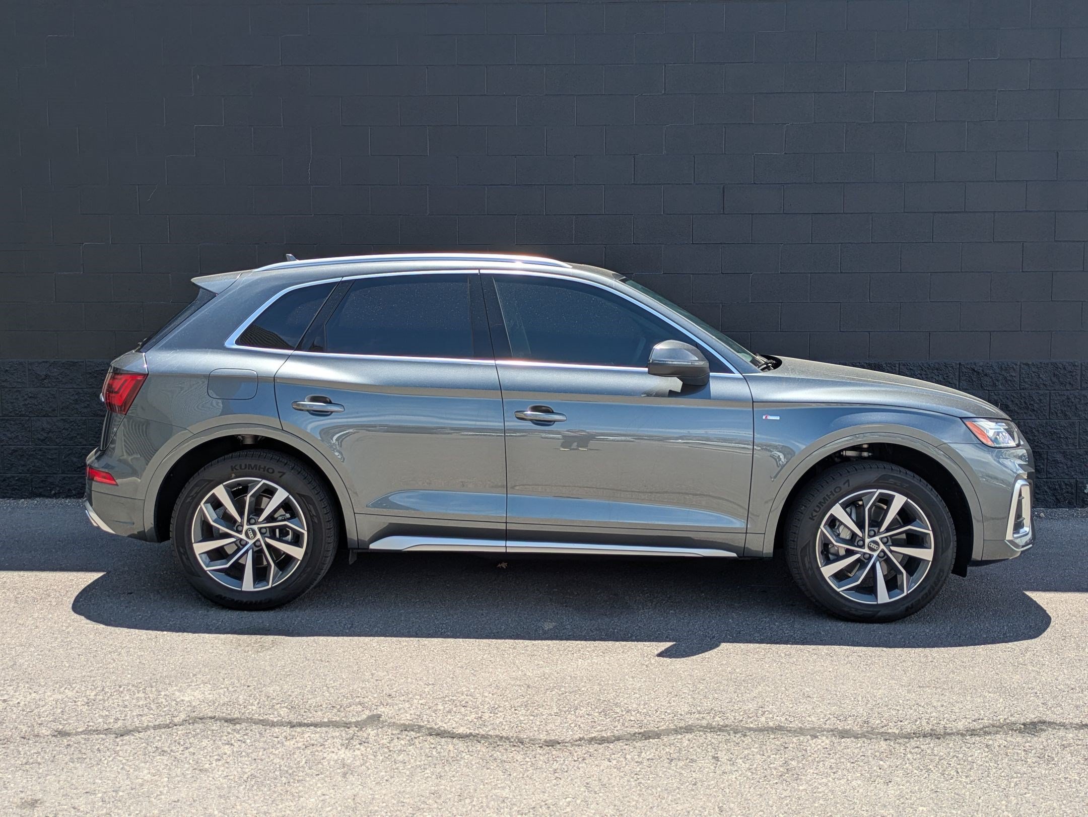Used 2023 Audi Q5 2.0T Premium w/ Convenience Package AWD/4WD image 4