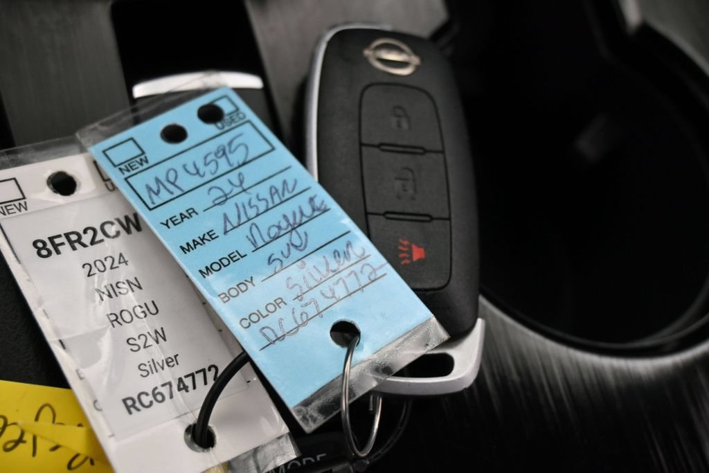 Used 2024 Nissan Rogue S FWD image 23