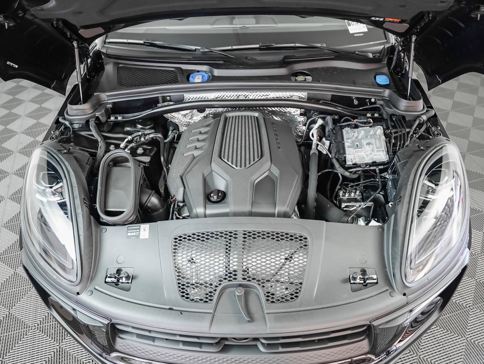 New 2026 Porsche Macan image 13