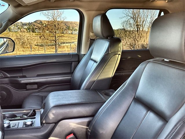 Used 2024 Ford Expedition XLT image 11