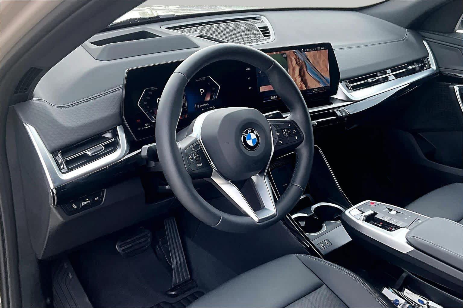 Used 2026 BMW X2 xDrive28i AWD/4WD image 16