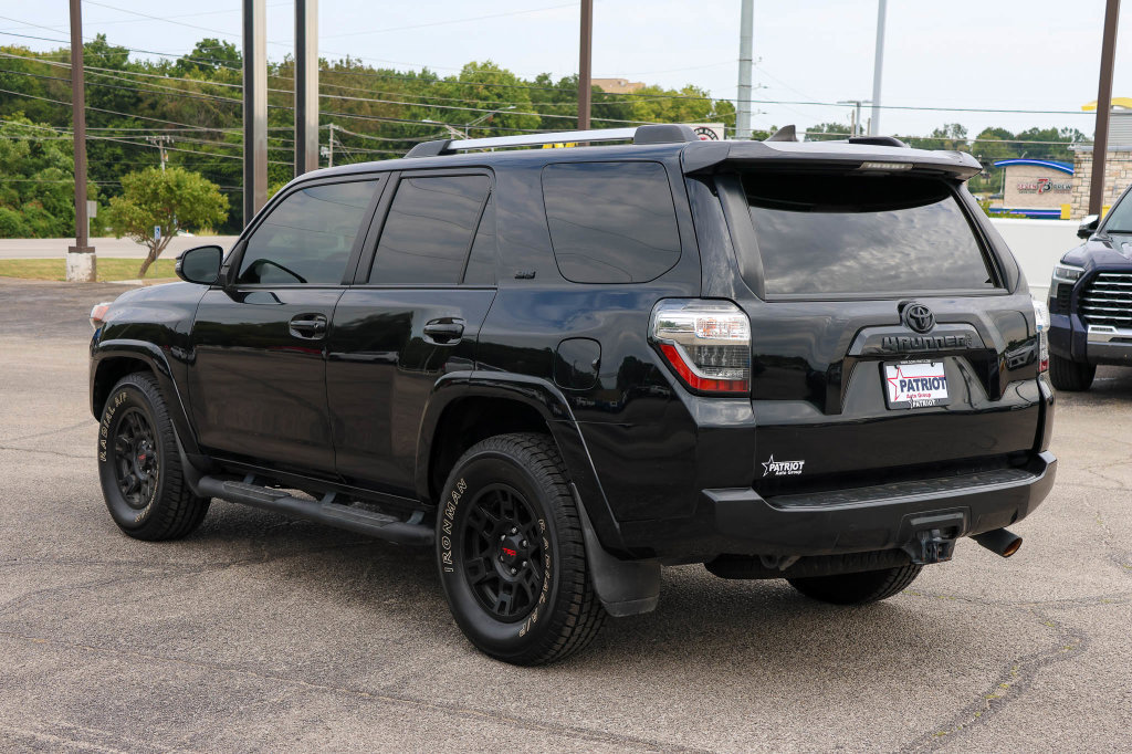 Used 2021 Toyota 4Runner SR5 Premium w/ Moonroof Package RWD image 5