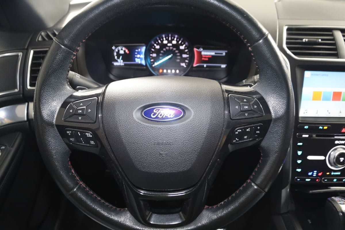 Used 2018 Ford Explorer Sport w/ Equipment Group 401A AWD/4WD image 40