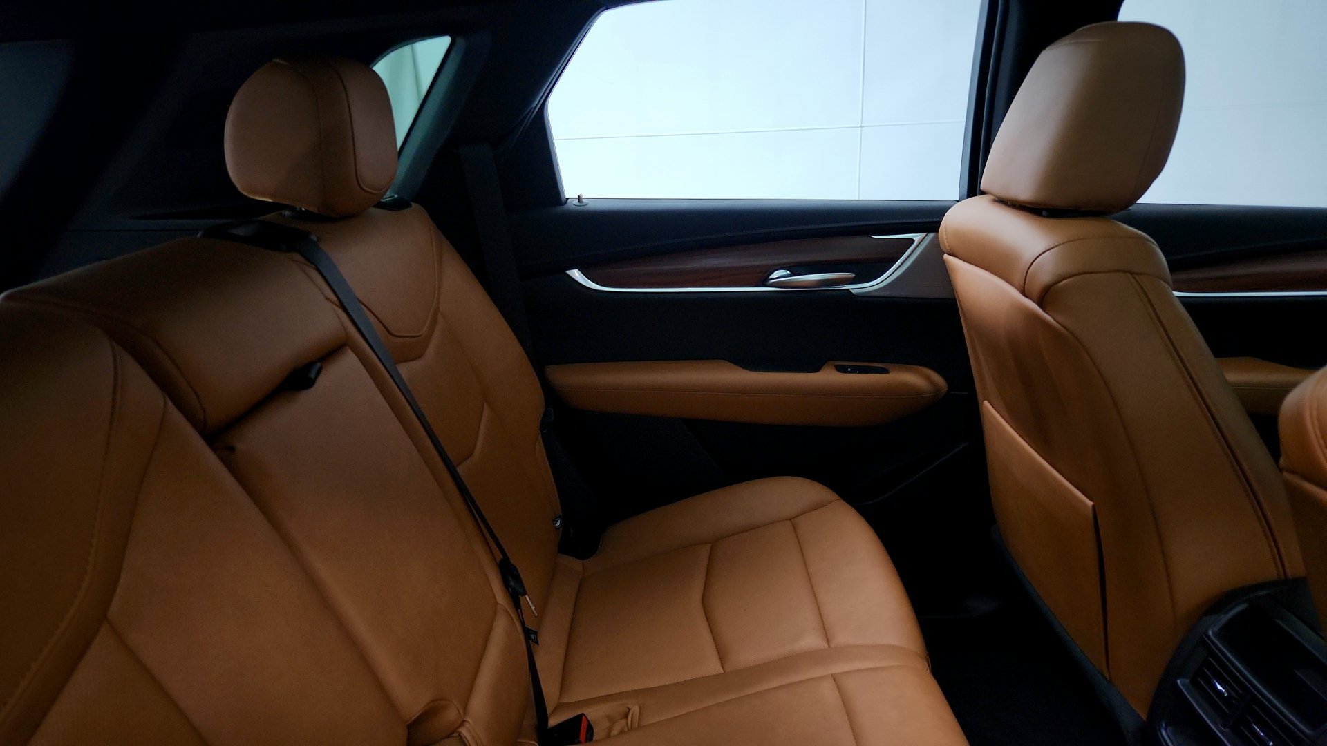 Certified 2024 Cadillac XT5 Premium Luxury w/ LPO, Floor Liner Package AWD/4WD image 28