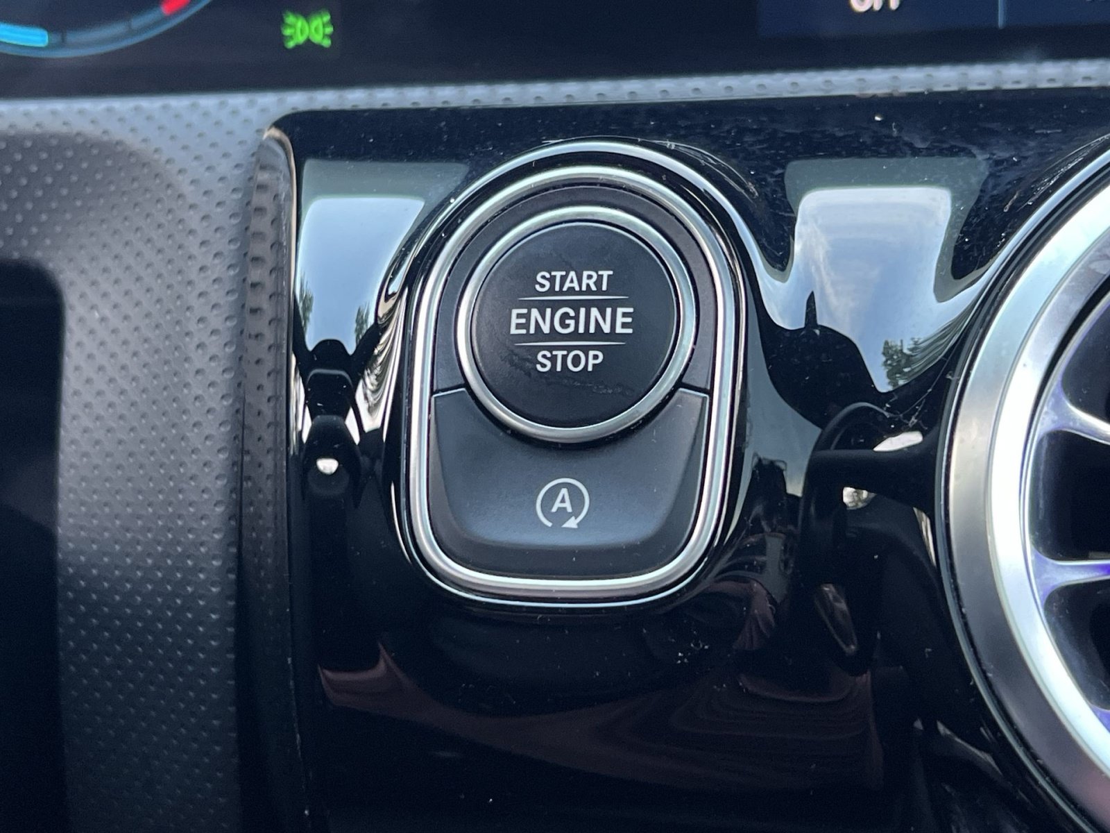 Used 2023 Mercedes-Benz CLA 250 4MATIC image 37