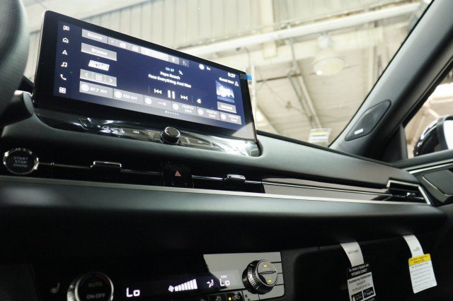 New 2026 Mitsubishi Outlander LE FWD image 12