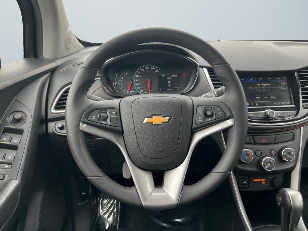 Used 2019 Chevrolet Trax LT w/ LT Convenience Package AWD/4WD image 12