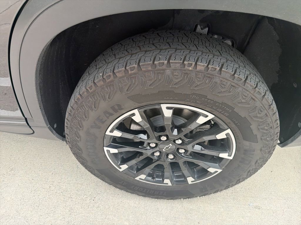 Used 2025 Chevrolet Traverse Z71 AWD/4WD image 8