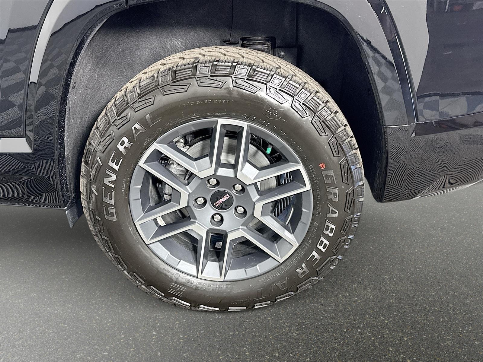 New 2026 GMC Terrain AT4 w/ Technology Package II AWD/4WD image 31