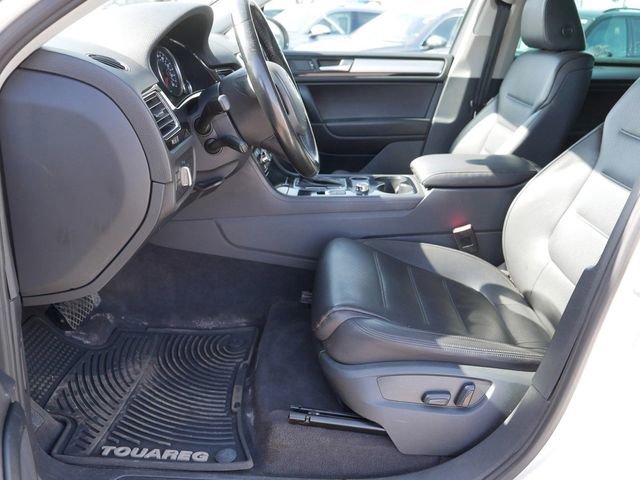 Used 2012 Volkswagen Touareg VR6 image 13