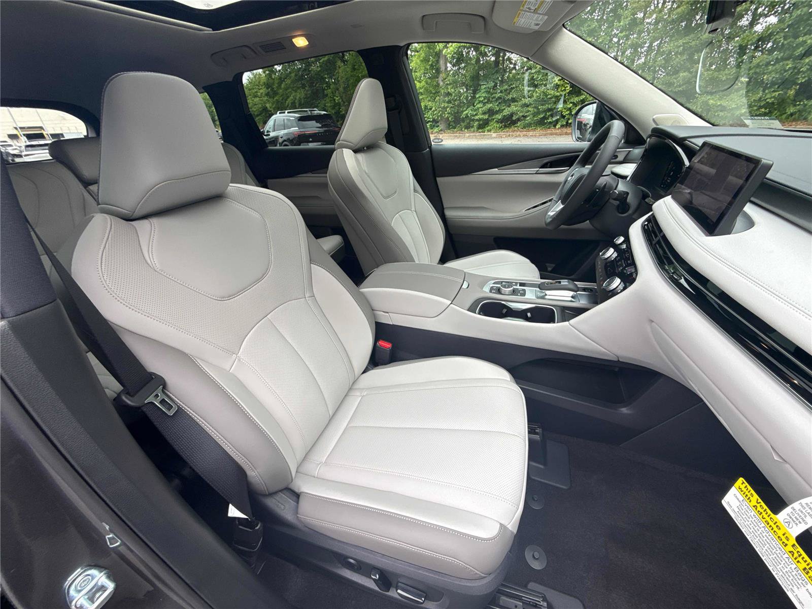 New 2027 INFINITI QX60 Luxe w/ Cargo Package FWD image 26