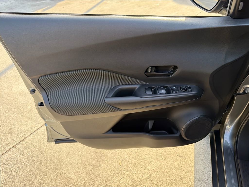 Used 2020 Nissan Kicks S image 14