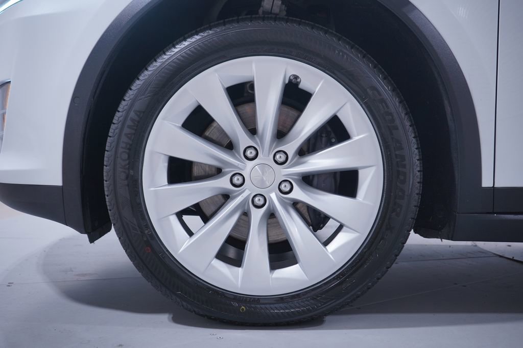 Used 2020 Tesla Model X Long Range image 2