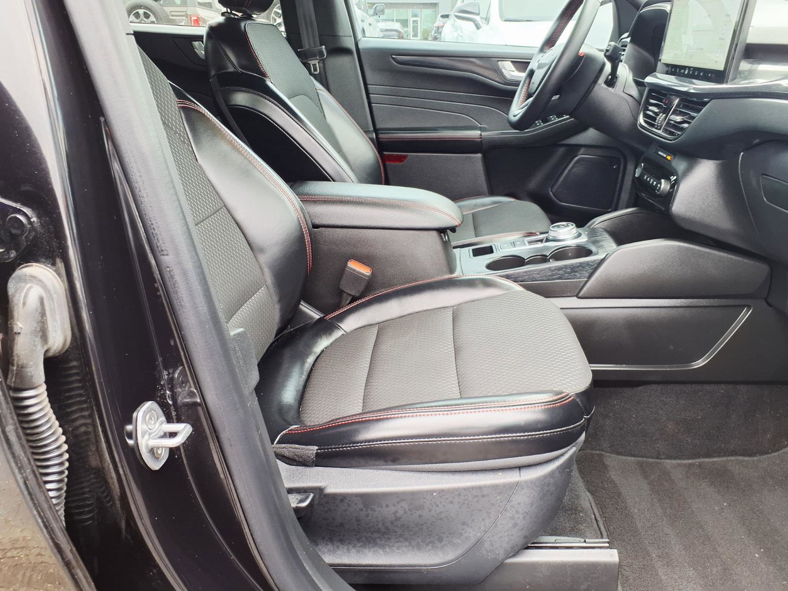 Certified 2024 Ford Escape ST-Line w/ Tech Pack #1 image 11