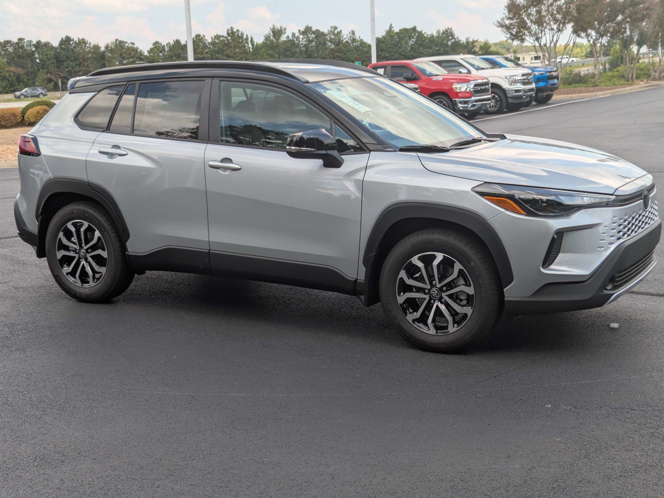 New 2026 Toyota Corolla Cross AWD Hybrid w/ Moonroof Package image 2