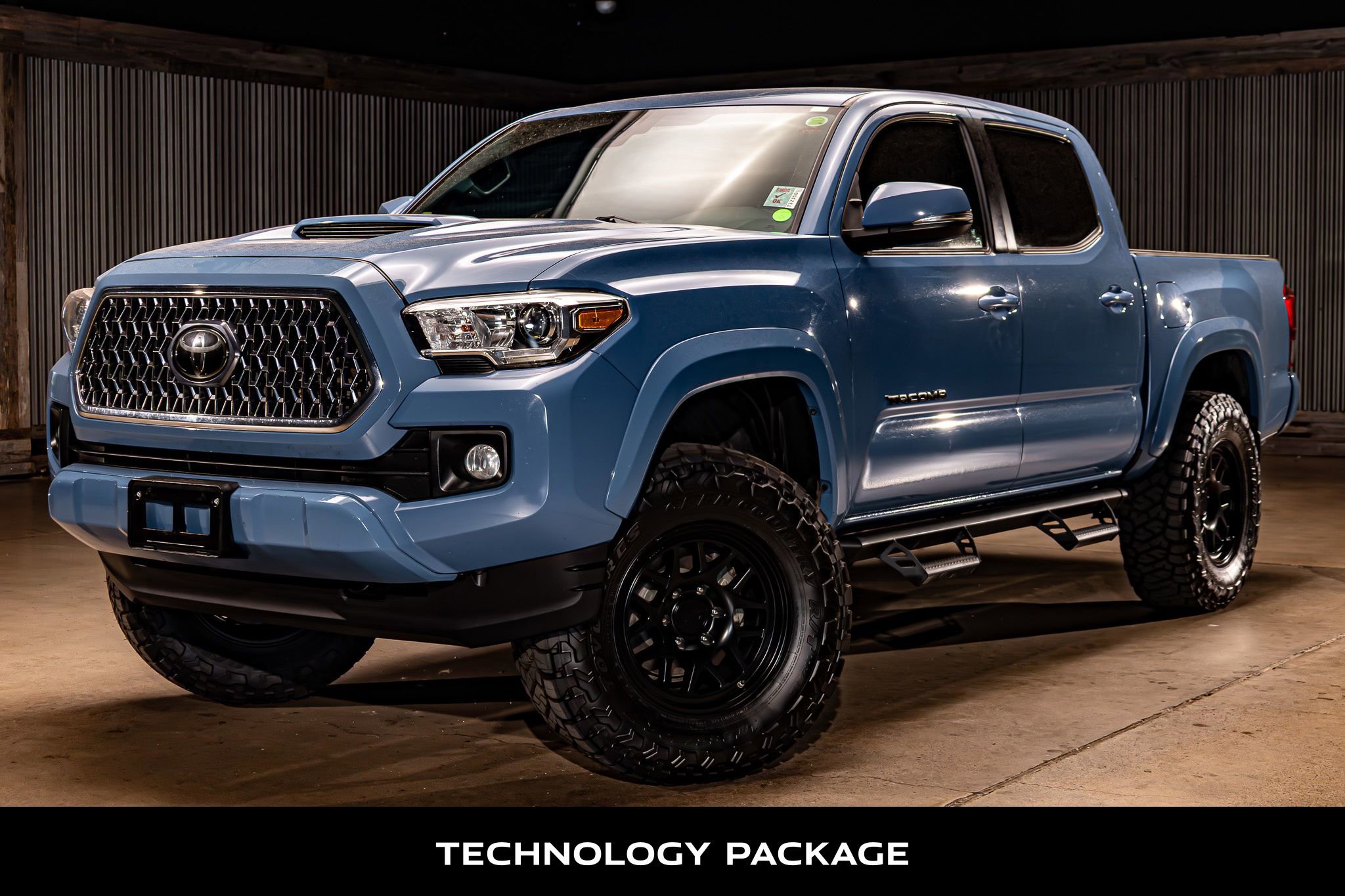 Used 2019 Toyota Tacoma TRD Sport w/ Technology Package RWD image 5
