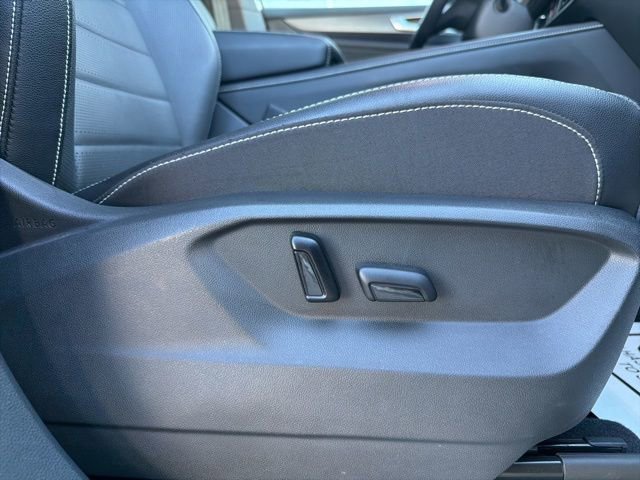 Used 2024 Volkswagen Atlas Cross Sport SEL R-Line image 34