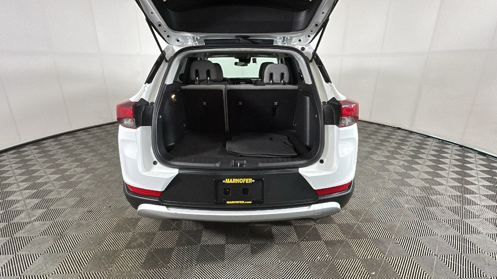 Used 2025 Chevrolet TrailBlazer LT AWD/4WD image 32