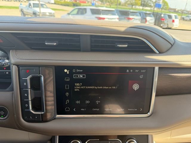 Used 2022 GMC Yukon Denali AWD/4WD image 25