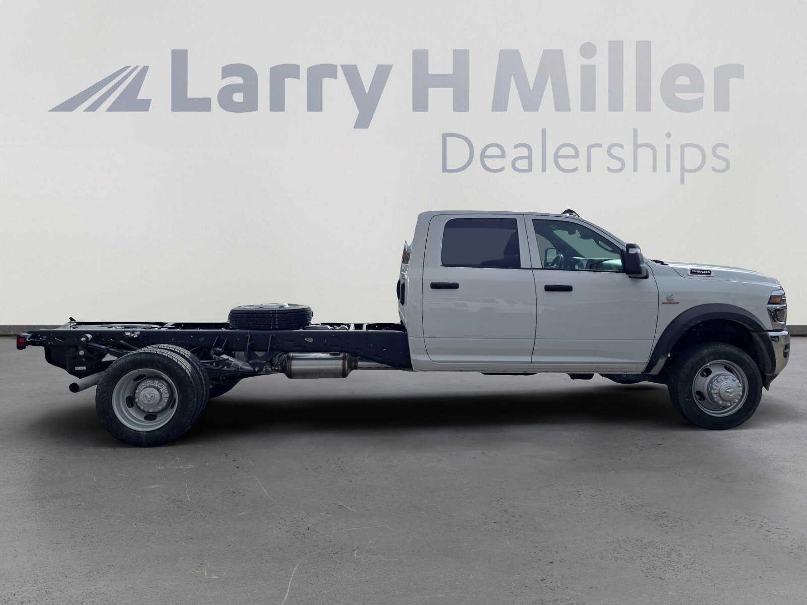New 2026 RAM 5500 Tradesman w/ Chrome Appearance Group image 7