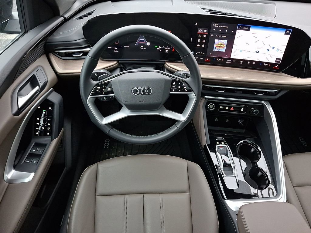 Used 2025 Audi Q5 Premium w/ Convenience Package image 12