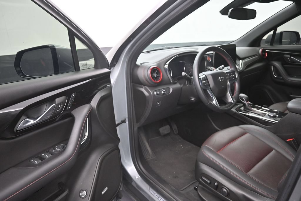 Used 2023 Chevrolet Blazer RS w/ Enhanced Convenience Package FWD image 11