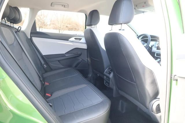 New 2026 Volkswagen Taos SE image 21
