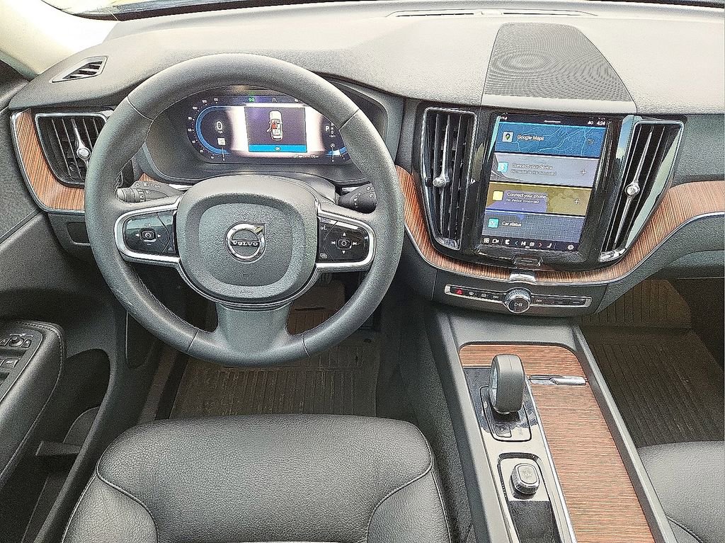 Certified 2023 Volvo XC60 B5 Plus w/ Climate Package image 19