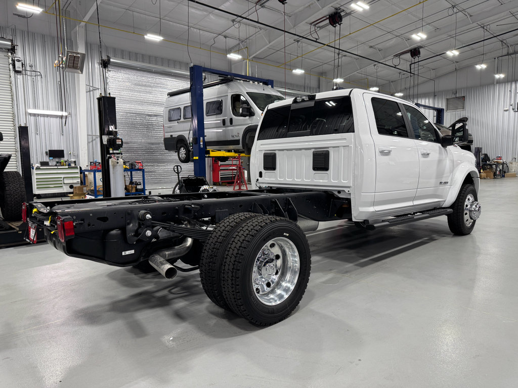 New 2025 RAM 4500 4x4 Crew Cab DRW w/ Laramie Trim Package image 11